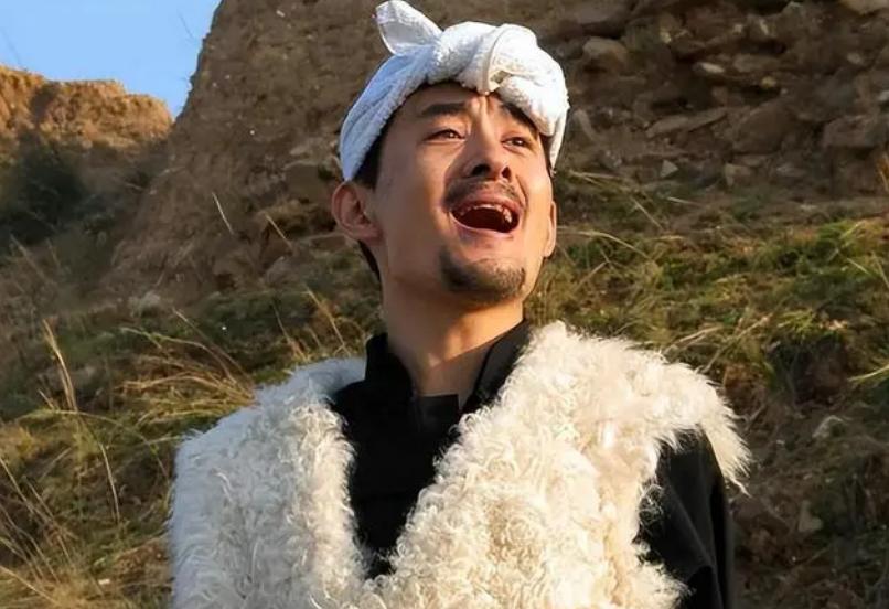 “装疯卖傻”的阿宝活成了笑话,装疯卖傻的阿宝现状如何