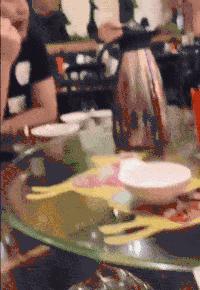 屏幕上出现五条白线什么意思,当屏幕出现五条虚线的时候