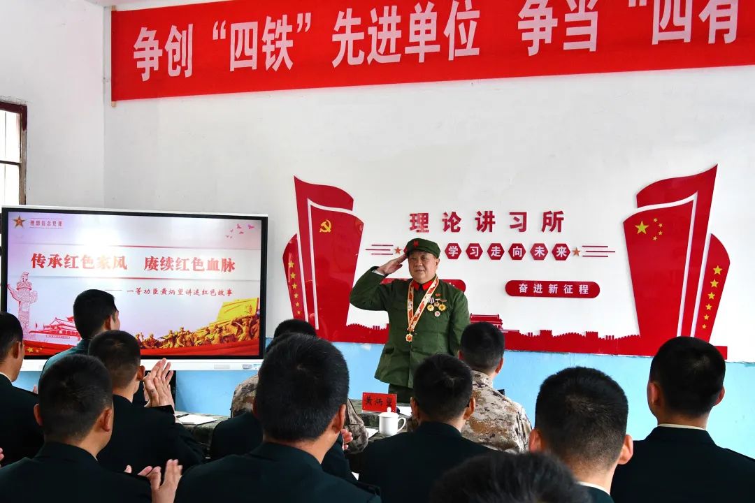 解放军清明缅怀红军先烈活动,清明祭奠革命先烈解放军鸣枪