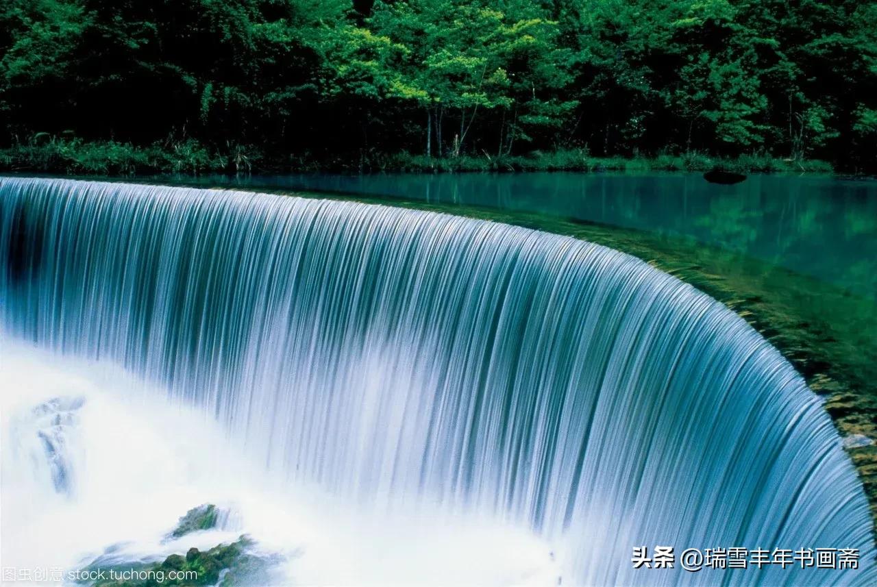 巨大瀑布黄果树，水势浩大黄桷树，欢迎好友们观赏点评啊