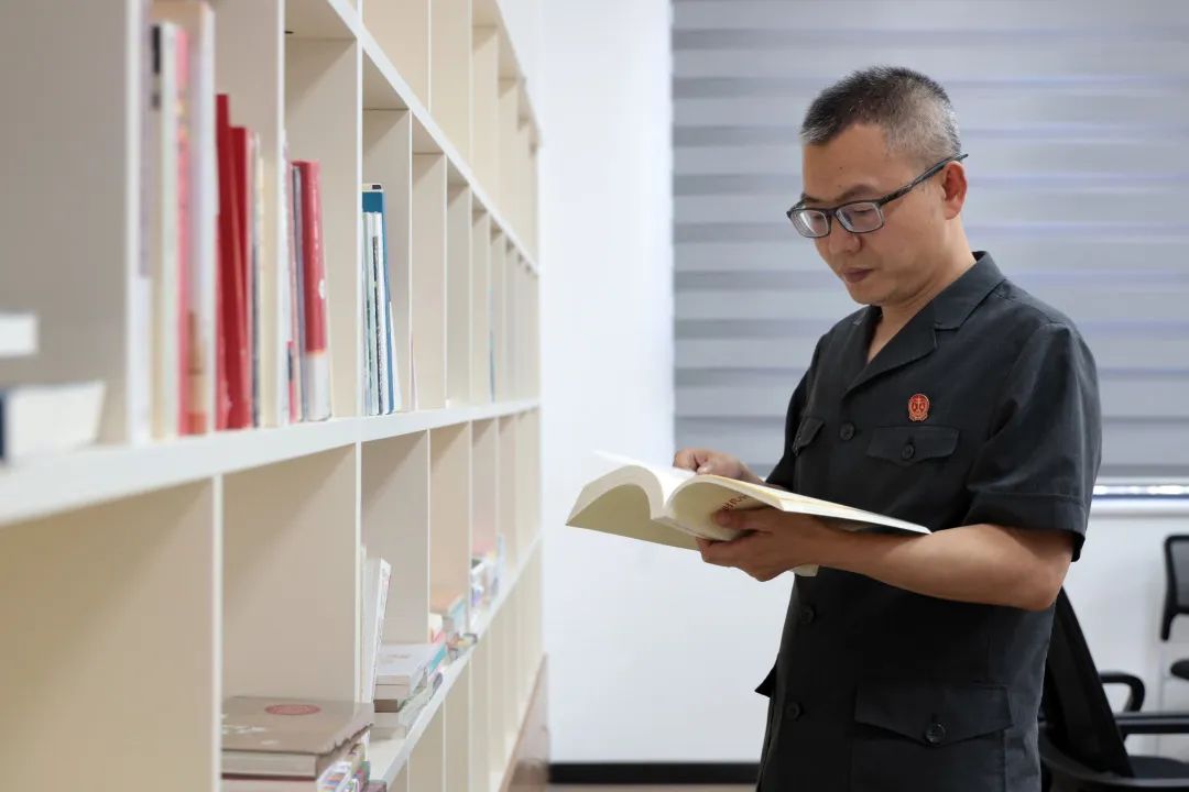 人物丨南溪十年，年年“春来”