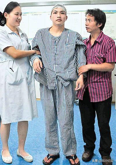 江西高考夺刀少年救人,夺刀少年拒绝清华大学破格录取