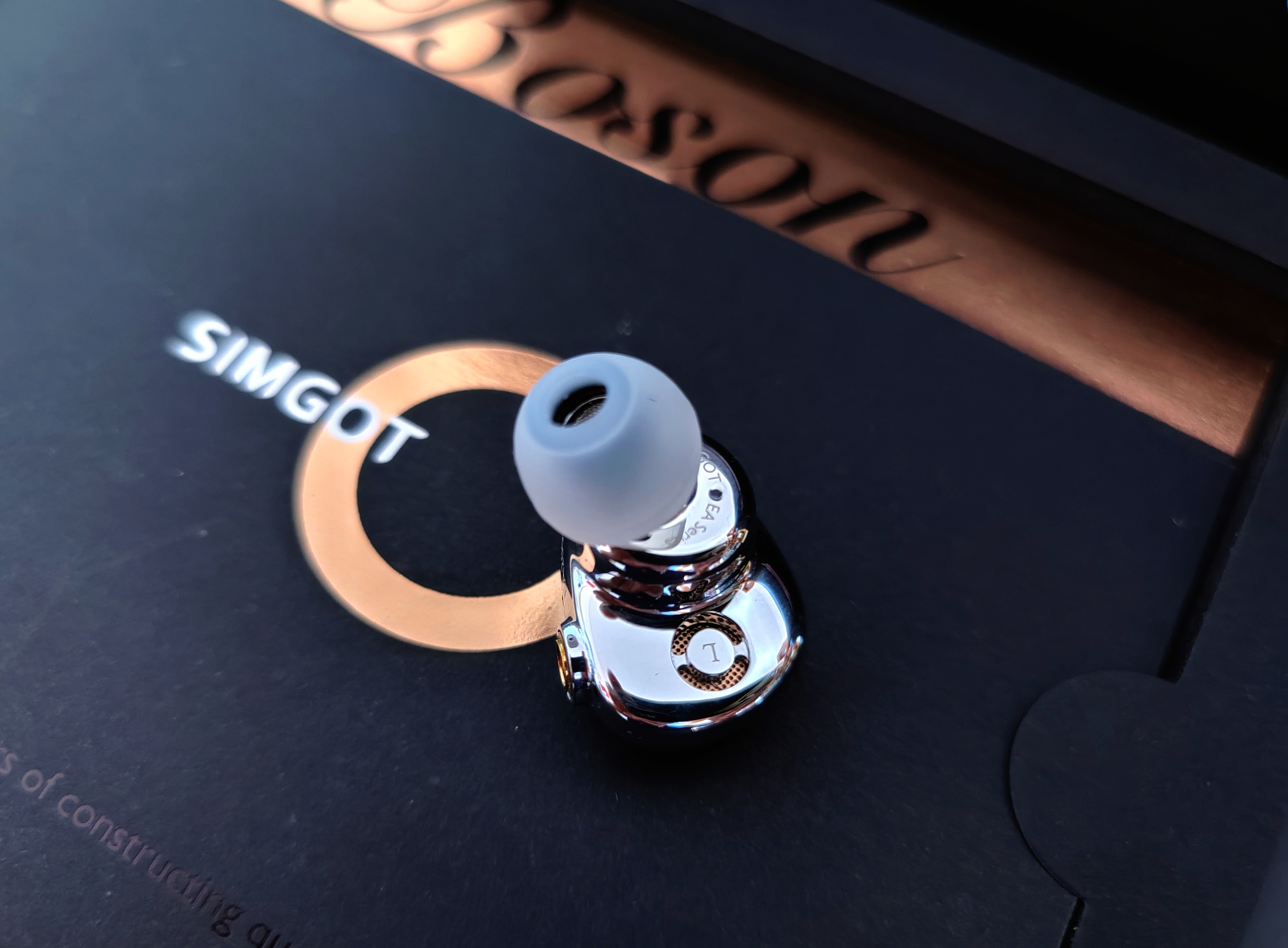 兴戈ea2000对比苹果耳机,兴戈ea2000搭配播放器