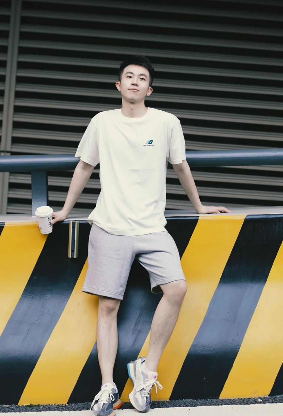 夏天男人白色短裤穿衣搭配,夏天短裤男士穿搭