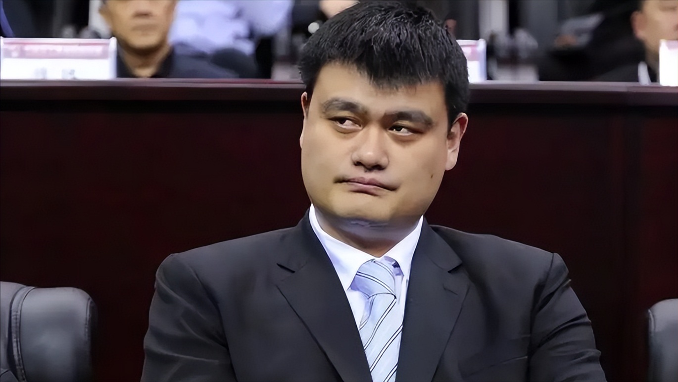 足球场上拙劣演技踢假球,盘点演技拙劣的假球