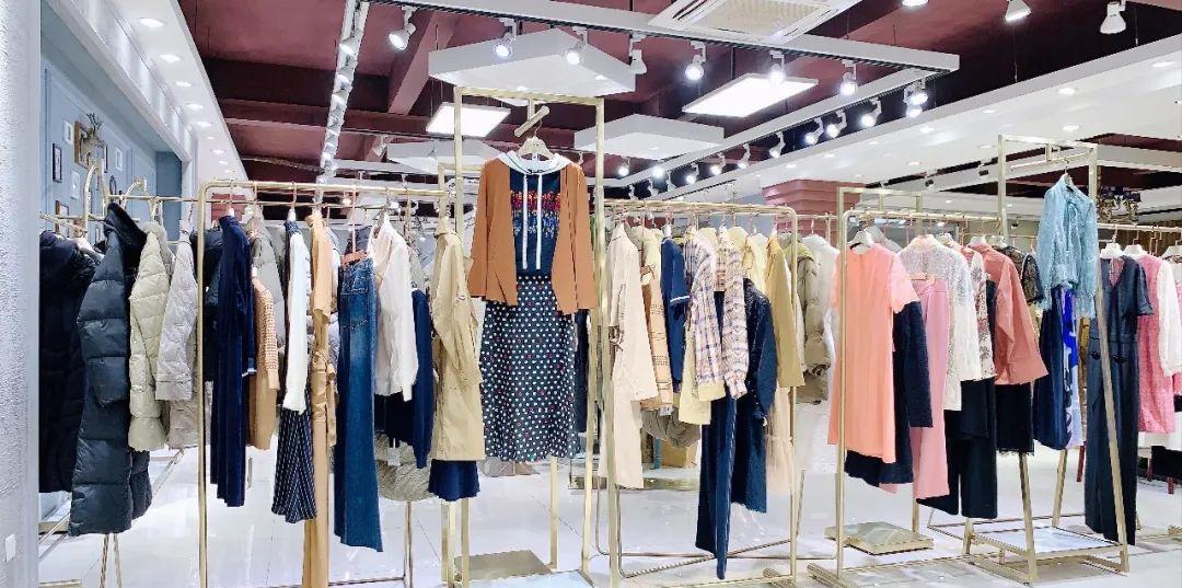 诗篇秋装连衣裙,诗篇白色卫衣连衣裙