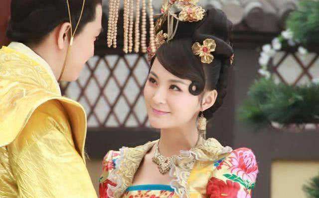 武后惊愕：是可忍孰不可忍，与外婆*伦乱**，*暴强**太子之妻，乱刀分尸