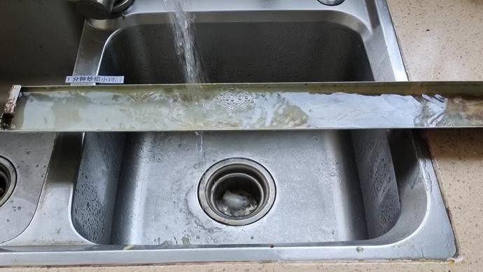 你还在徒手清洗油烟机油盒吗,清洗油烟机集油盒