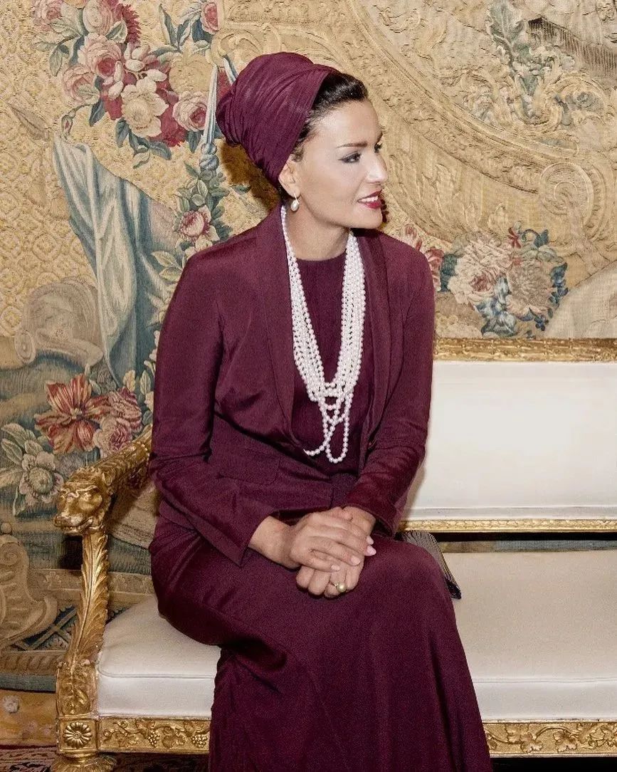 比世界杯还好看的是，卡塔尔太后的高定衣橱爽文人生