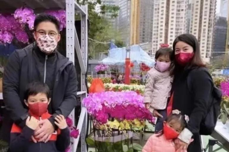 郭晶晶带女儿做灯笼，2人竟用3语对话，小女儿腰果眼神似霍家奶奶