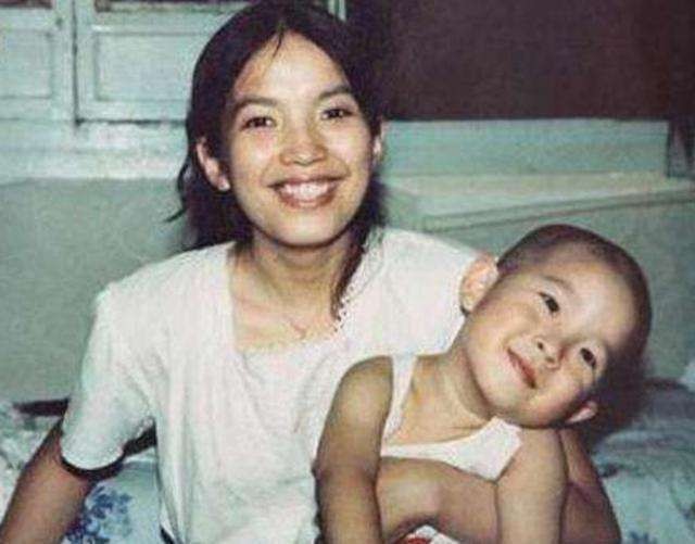 吕丽萍和张丰毅为何离婚,吕丽萍和张丰毅离婚时间