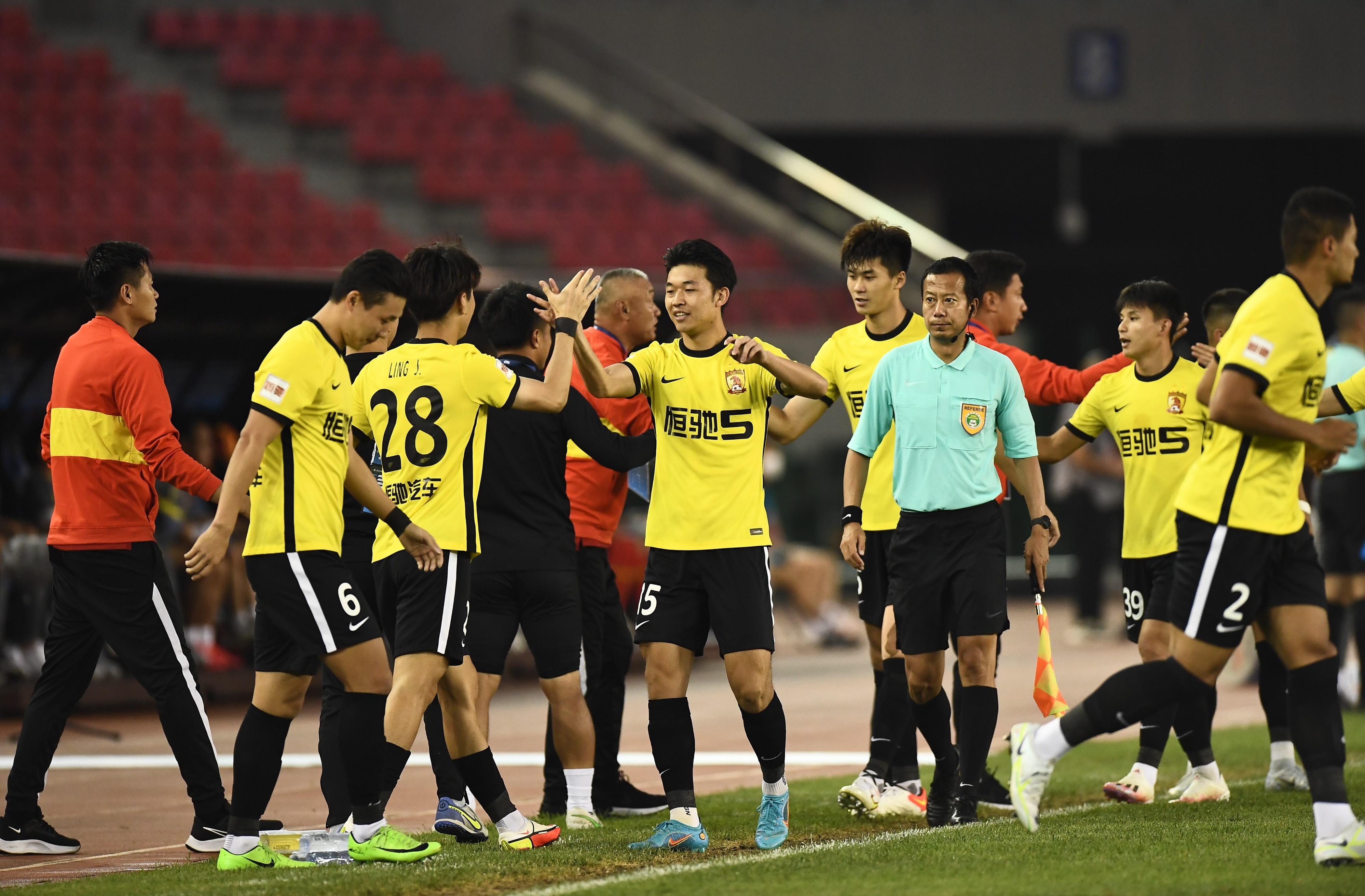 中国足协解决俱乐部欠薪问题,中国足协俱乐部最新消息