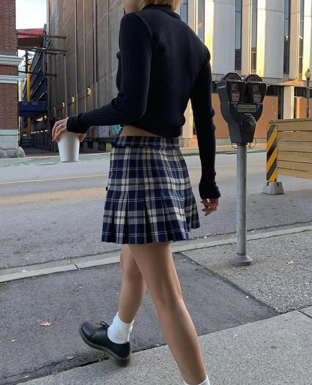 女士长袖裙子2023年洋气爆款,2023年流行的秋冬裙子