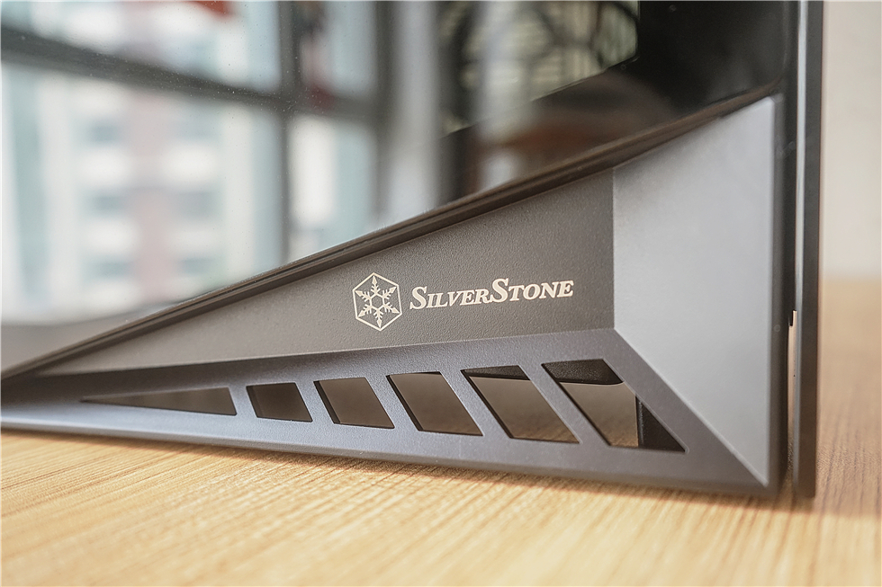 12600K+ROGZ690i+影驰3060+银欣LD03ITX机箱装机记