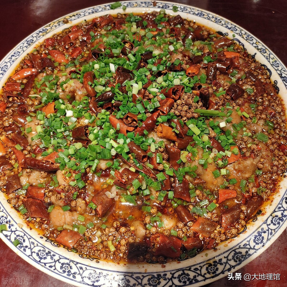 四川饮食以辣为主还是麻为主,四川是麻还是辣