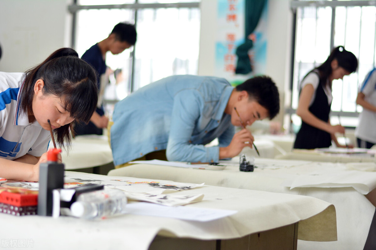 五年一贯制和3+2都属于统招吗,五年制高职和二三连读的区别