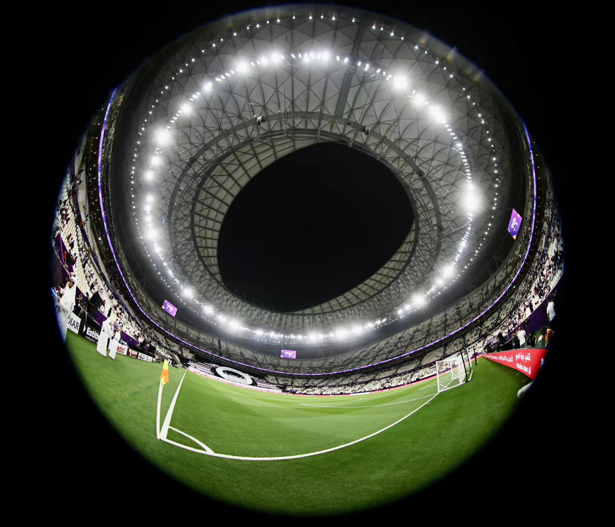 “宏伟的卢塞尔球场是我们对足球热爱的证明，也是我们的承诺”