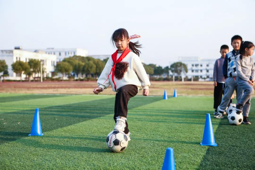 如皋市高明学校：秉承红色老区光荣传统，高明足球勇争一流