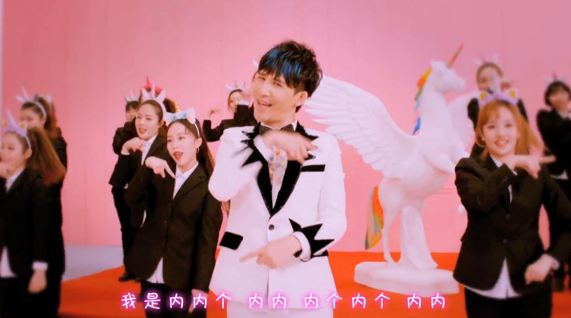 又上热搜了，詹姆斯和马斯克卷入其中，种族歧视什么时候是个头？