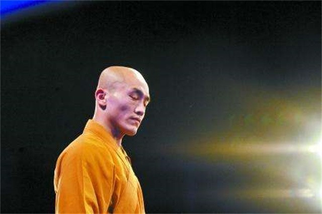 武僧一龙多有钱的视频,武僧一龙打网红出场费多少钱