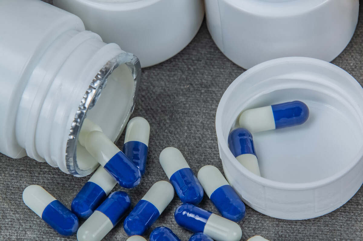 牛黄解毒片跟知柏地黄丸一样吗,牛黄解毒胶囊与知柏地黄丸同服吗