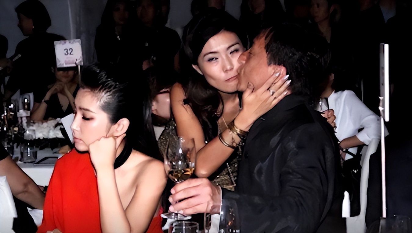 人走茶凉苏芒：封杀唐嫣被章子怡踹掉，毁伊能静婚礼被洪晃暗讽