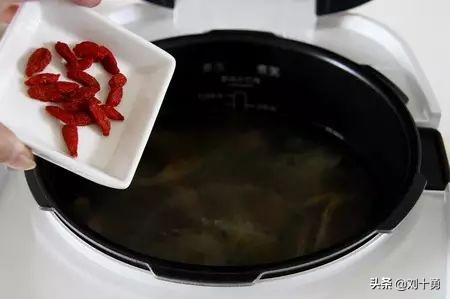 鸽子最好吃的方法,鸽子好吃的做法不放辣椒