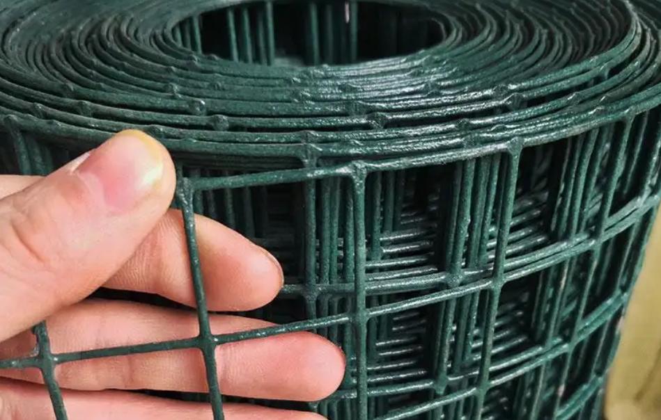 田间围栏防护网哪里有,便宜耐用的防护网围栏