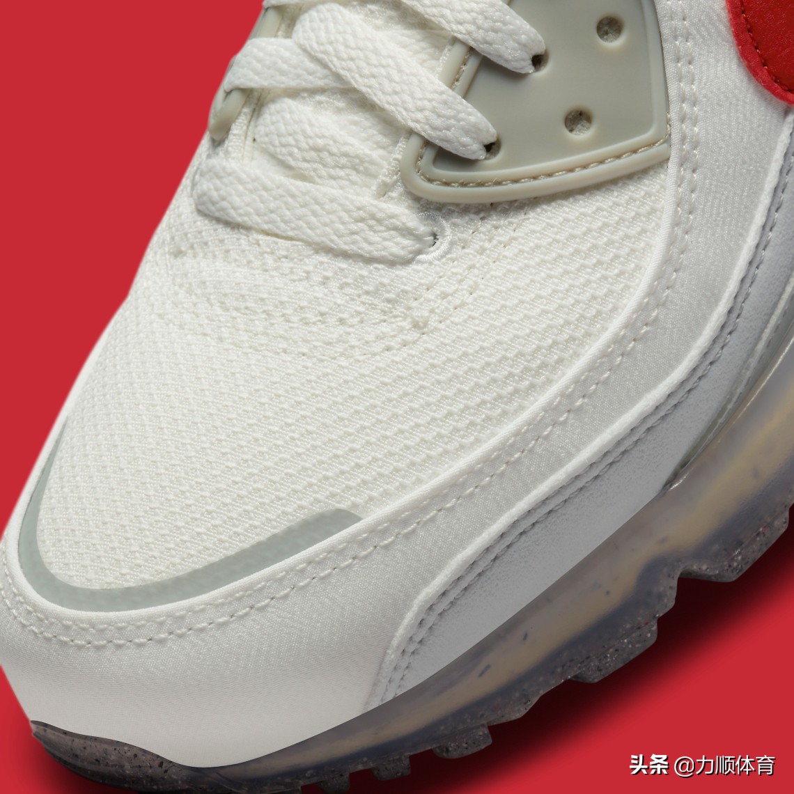 Nike环保AirMax90Terrascape以干净的“OffWhite/Red”二重奏出现