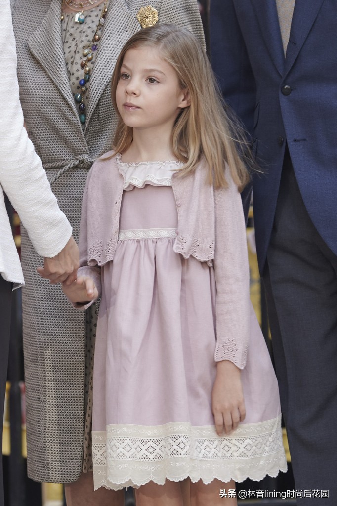 欧洲最美公主王储,欧洲王室公主穿衣过程