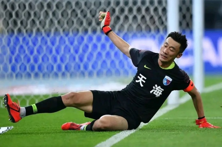 张鹭足球生涯,张鹭的工资是多少