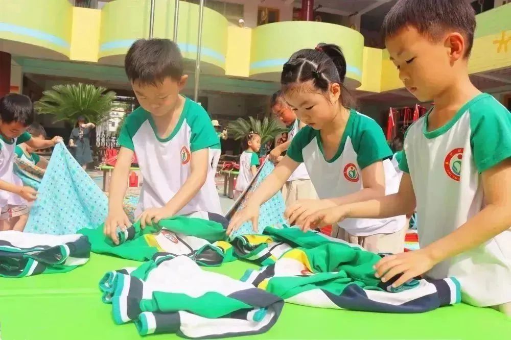 澧县桃小锦绣幼儿园招生简章,英才幼儿园招生简章