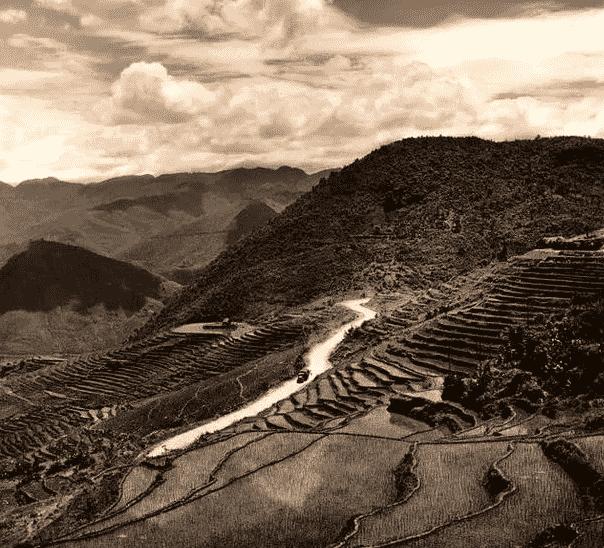 *光脱**犹太人女人衣服，集体*杀屠**，老照片再现变态的纳粹德国！