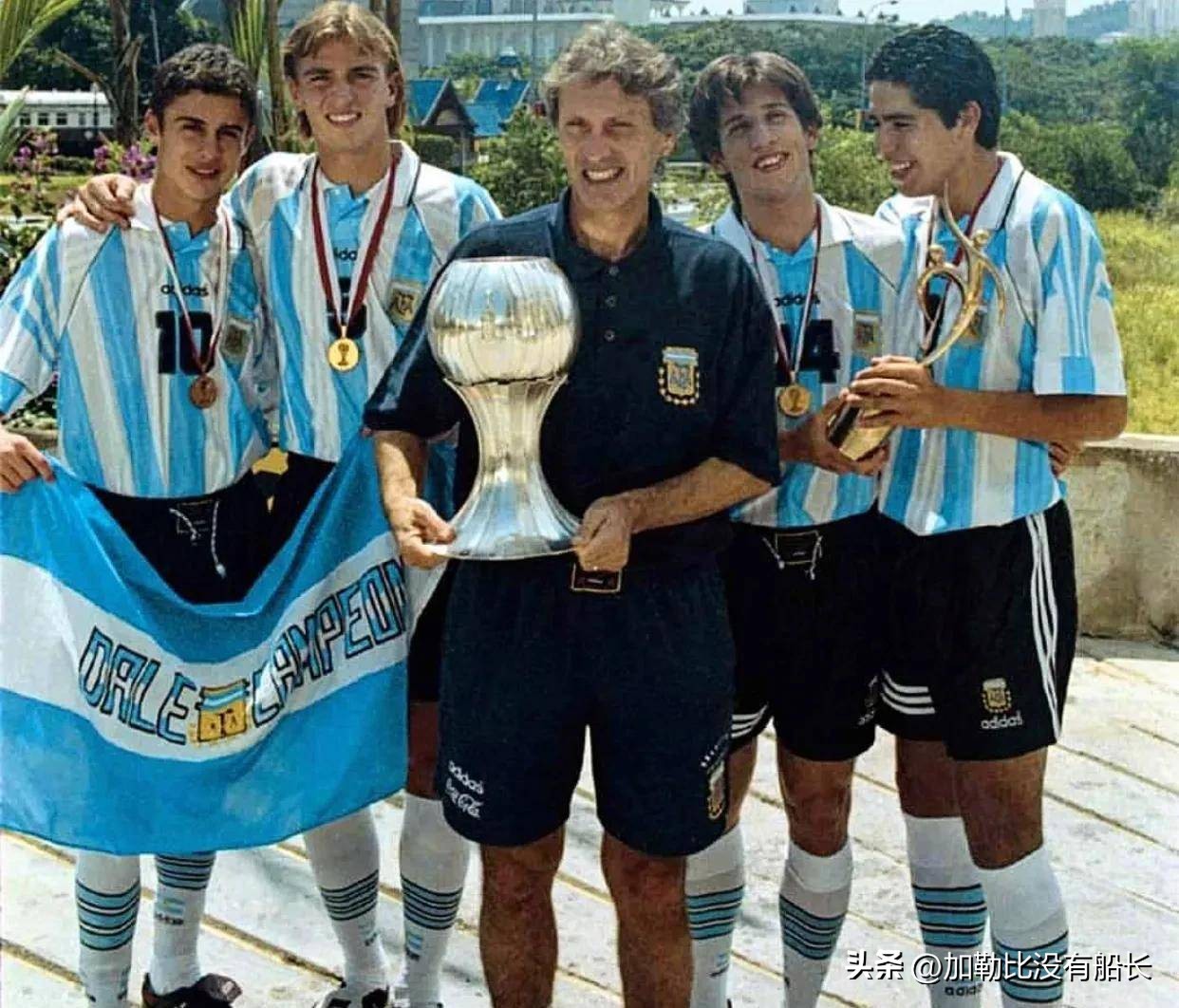 离开皇马拿过金球奖,离开五大联赛的球员盘点