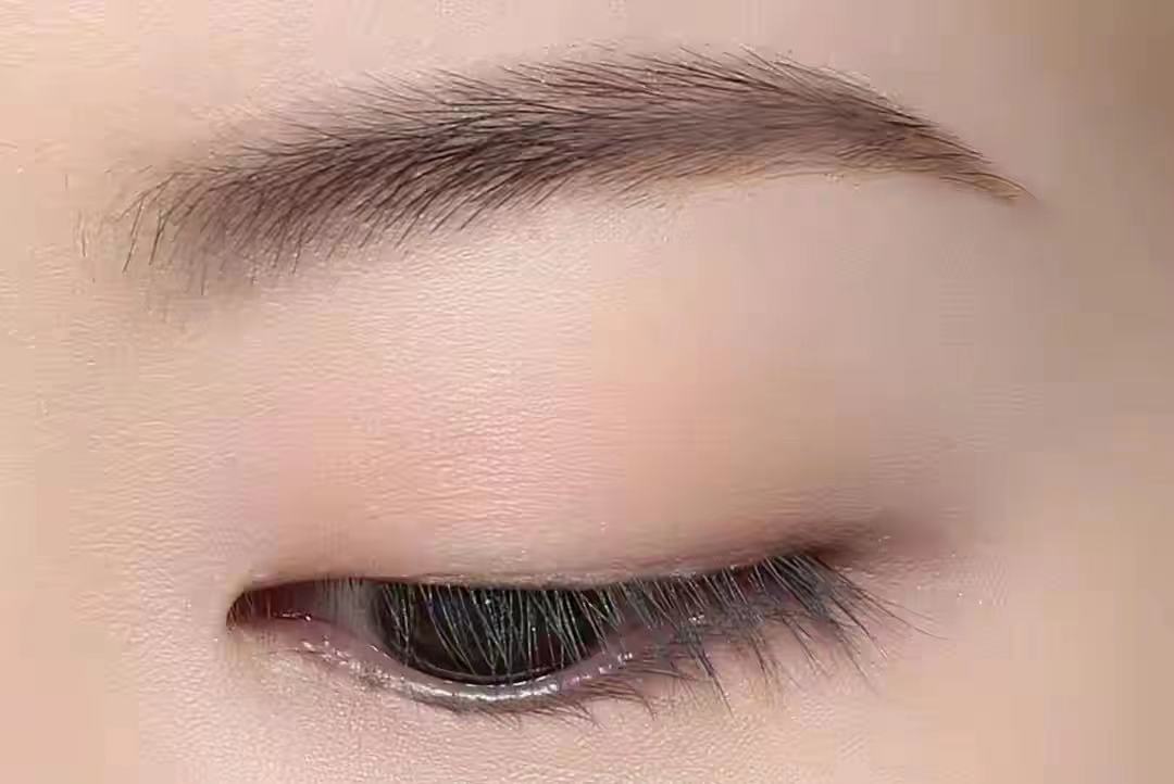 日常眼妆教程简简单单最好看,新手眼妆显脏