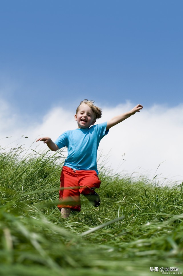 孩子1岁8个月,身高82cm,体重10kg,是不是身材矮小?