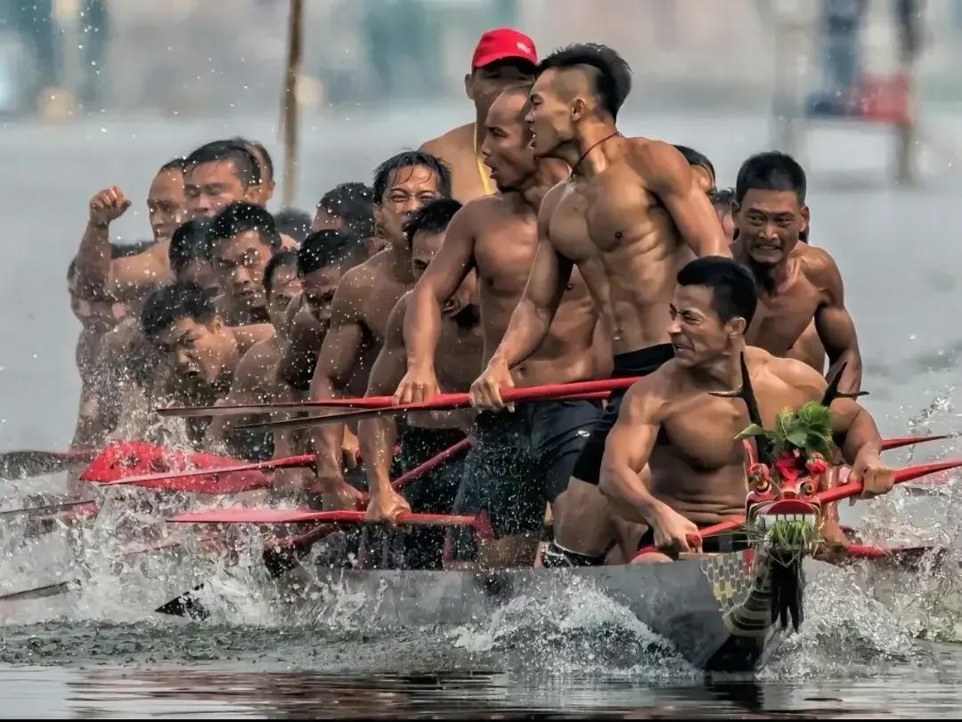 龙舟肌肉男小鲜肉,小鲜肉肌肉男外国