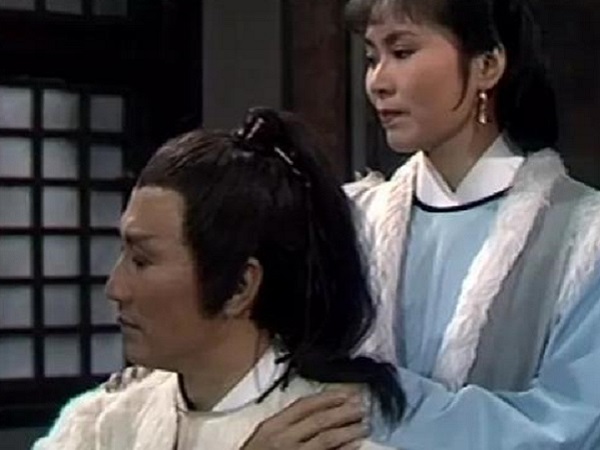 射雕英雄传包惜弱喜欢完颜洪烈吗,包惜弱喜欢完颜洪烈还是杨铁心