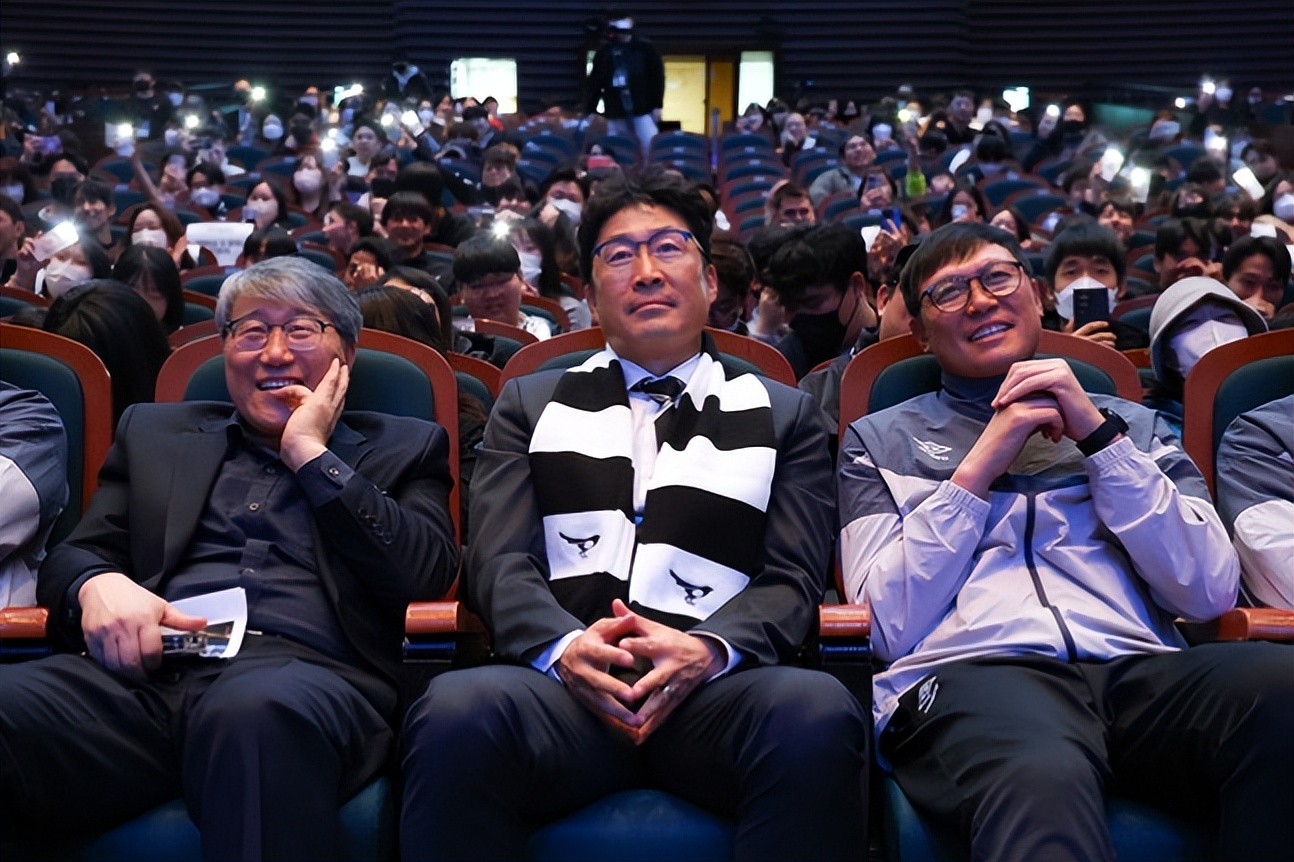 韩媒中超转会,水晶宫引援最新