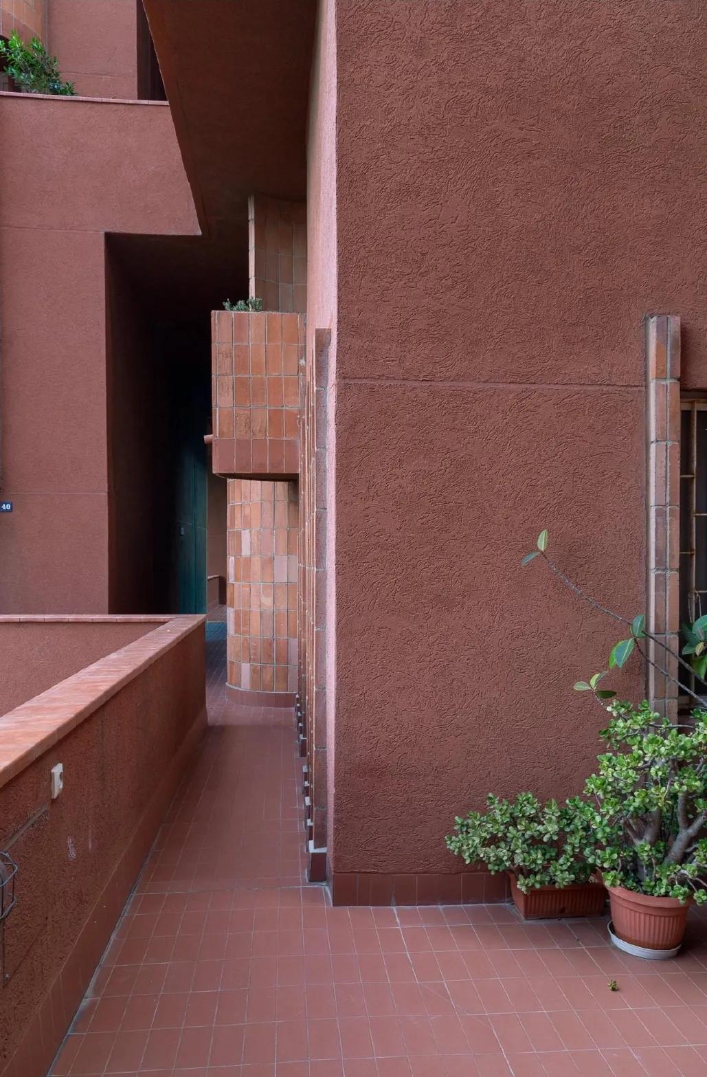 西班牙鬼才建筑师的梦幻世界,西班牙鬼才