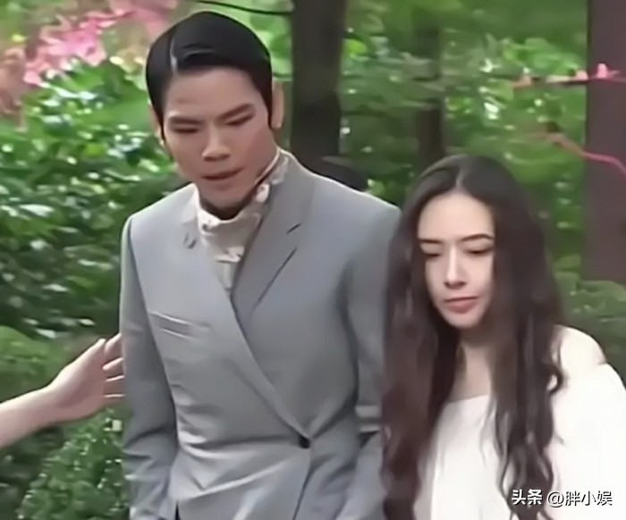 向佐郭碧婷最新消息和照片,向佐郭碧婷甜蜜依偎肤色差距明显