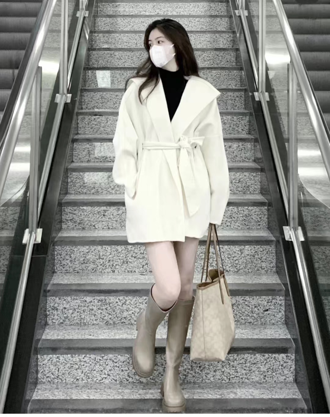 白色大衣里面搭配什么颜色显高级,17-20岁女气质大衣