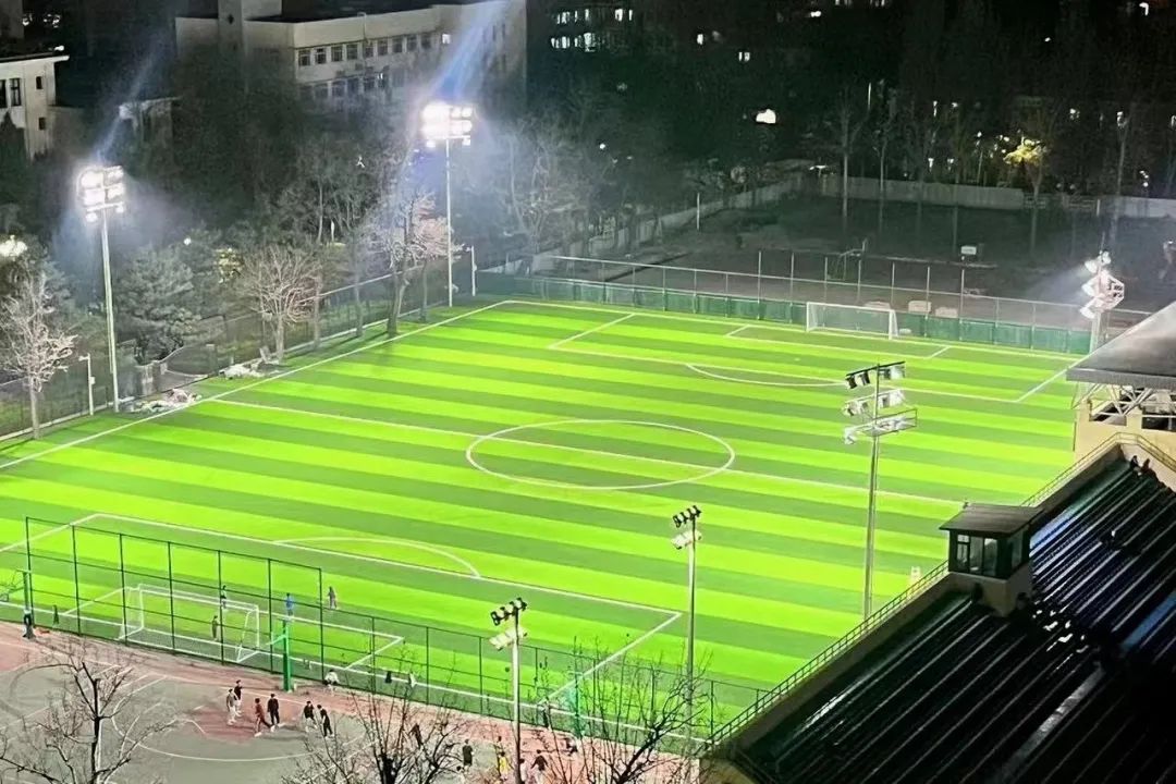 足球场改造扩建,最新足球场开放