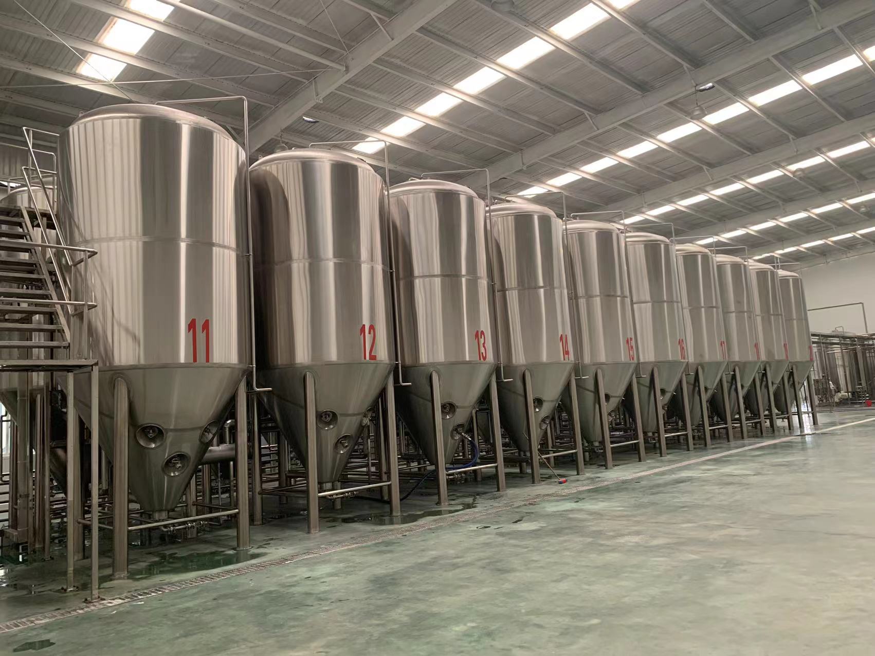 精酿啤酒生产线设备多少钱一套,江苏中小型精酿啤酒设备代加工