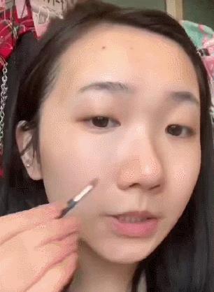 塌鼻子正脸好看,塌鼻子该如何变美啊