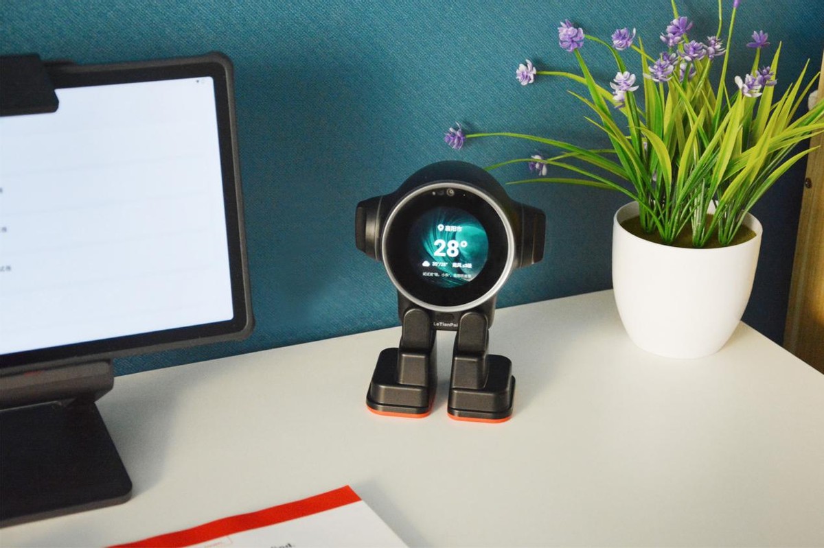 乐天派智能机器人,乐天派桌面机器人测评