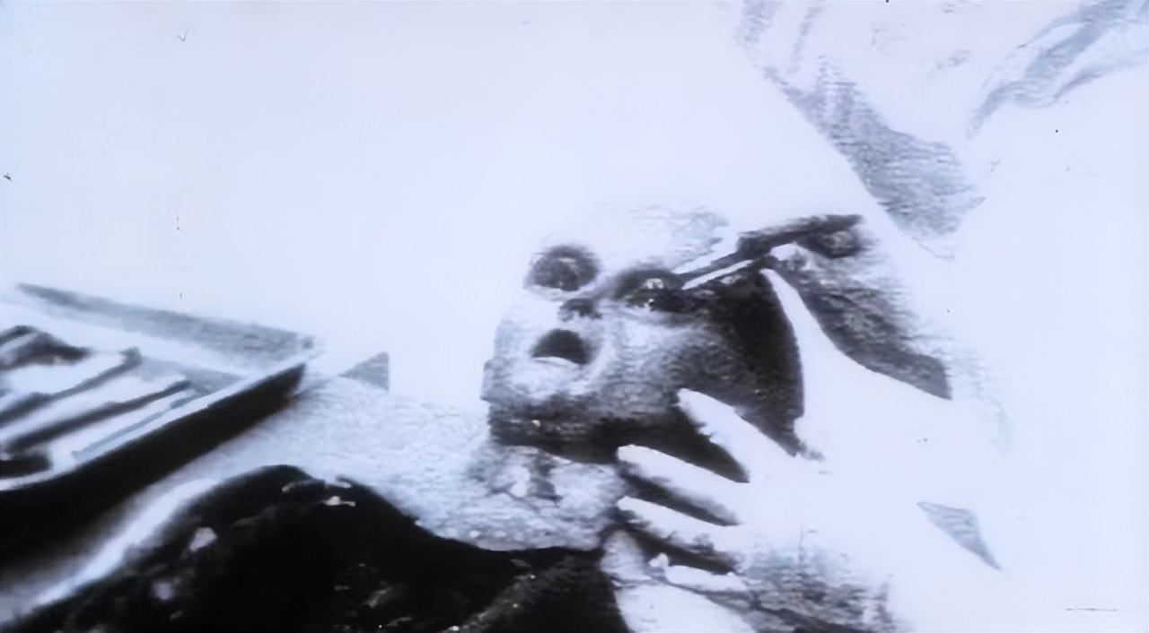 美国人发现海滩尸体,美国警方发现沙漠人体遗骸