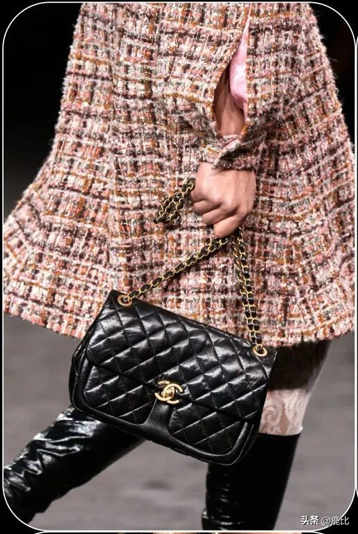 Chanel拿出看家本事，这样的包包无人能敌！
