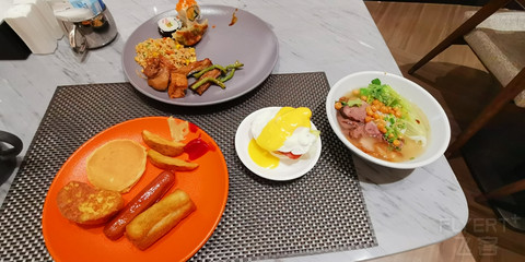 南宁鑫伟万豪酒店离南宁站多远,南宁鑫伟万豪酒店房间内容