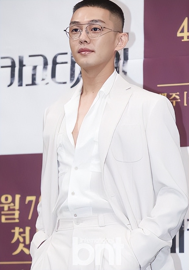 刘亚仁吸毒颁奖视频,刘亚仁分别是靠什么获得影帝视帝